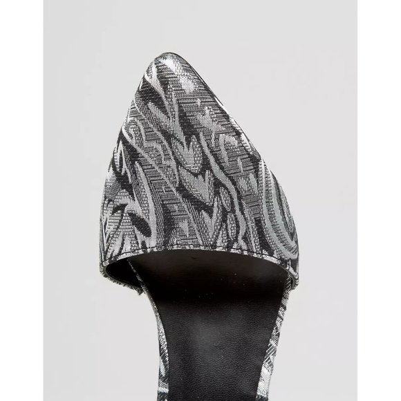 New Look Wide Fit Baroque Floral Print Ankle Strap Block Heeled Shoe Size 6 - Picture 3 of 9